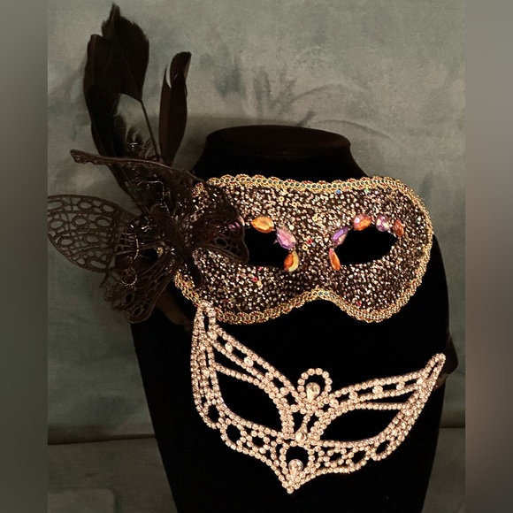 Venetian Black and Rhinestone Masquerade mask with silk ties. For party or decor - Picture 6 of 6